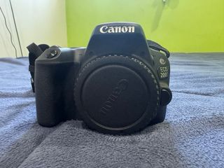 Canon eos 200D