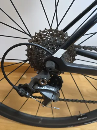 Bicicleta de carretera CUBE Attain SL