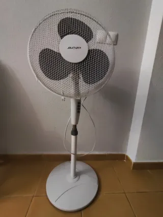 Dos Ventiladores de pie KRUNER blanco