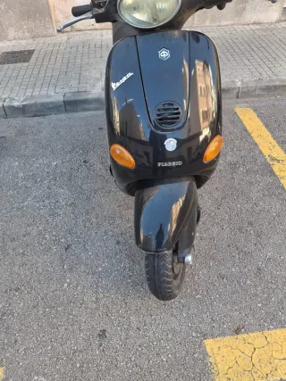Vespa Piaggio 125 Negra