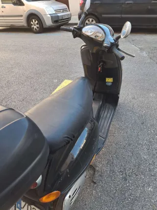 Vespa Piaggio 125 Negra