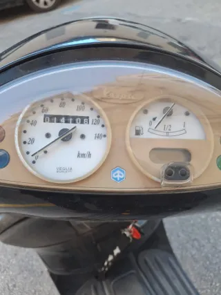 Vespa Piaggio 125 Negra