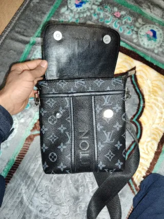 Bandolera hombre negra - Estilo moderno