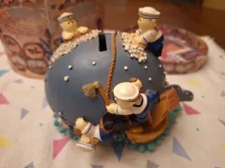 Hucha infantil de ballena y marineros + caja