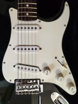 Guitarra Admira Modelo S-203 (1985)