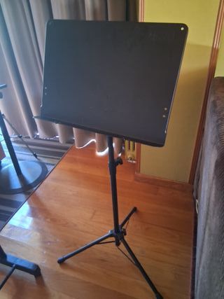 Atril con brazo independiente para iPad