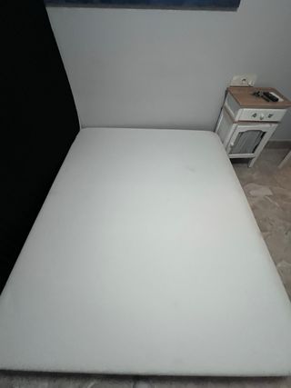 Base tapizada rigida con patas