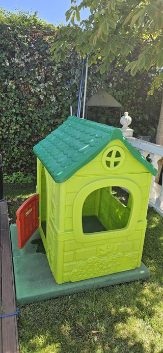 Casita de jardín infantil verde