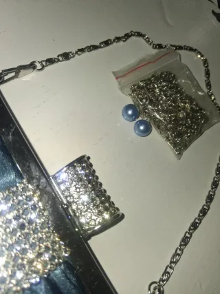 Lotto 3 pezzi: pochette, scarpe 39, orecchini