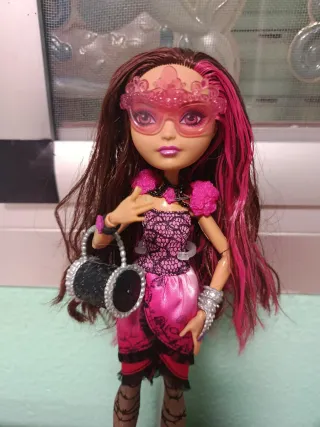 Muñeca Ever After High Briar Beauty