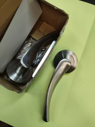 Manivela de puerta MICEL