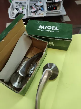 Manivela de puerta MICEL