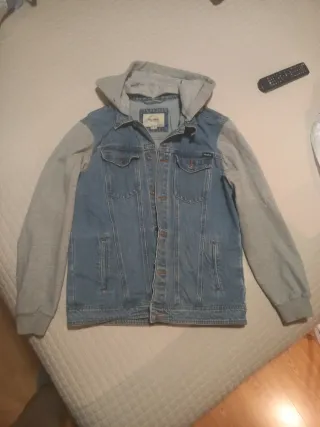 Cazadora vaquera con capucha Pull&Bear Talla L