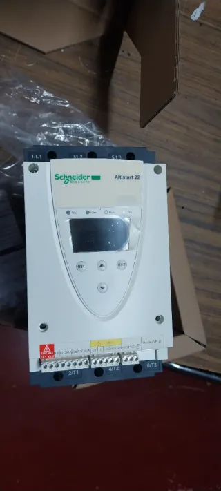 Arrancador Suave Schneider ATS22D32Q 32A