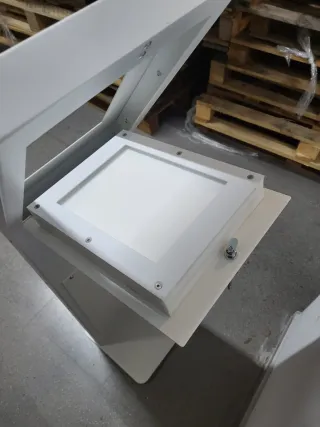 Tótem para tablet blanco