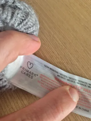 Manoplas de bebé de punto gris primark 12/24 meses