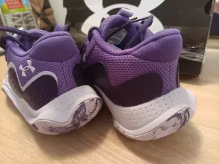 Zapatillas Under Armour Moradas y Blancas