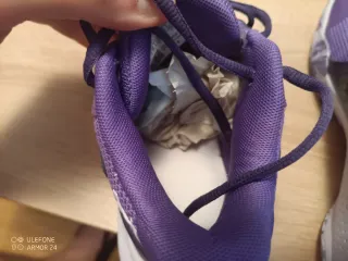 Zapatillas Under Armour Moradas y Blancas