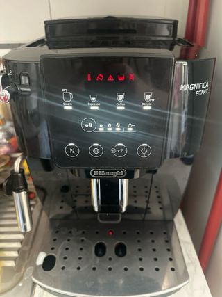 Cafetera Superautomática Delonghi Magnifica Start