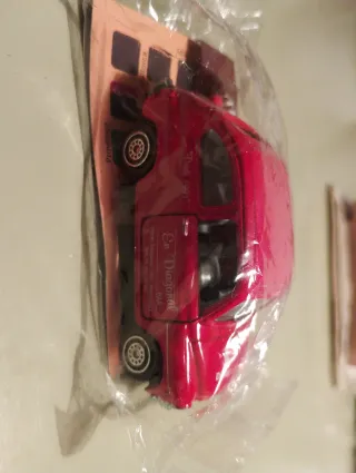 Coche miniatura escala 1/43 SEAT 600