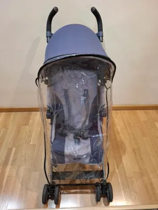 Silla de paseo ligera MACLAREN y su protector.