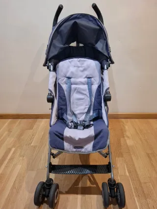 Silla de paseo ligera MACLAREN y su protector.