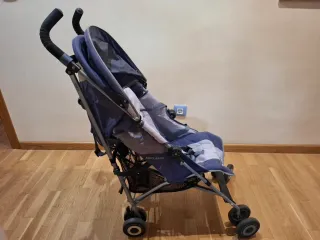 Silla de paseo ligera MACLAREN y su protector.