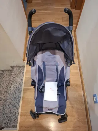 Silla de paseo ligera MACLAREN y su protector.