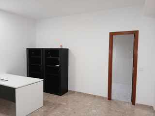 Oficina en alquiler en Instituts - Universitat en Lleida