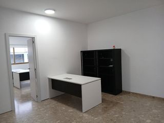 Oficina en alquiler en Instituts - Universitat en Lleida