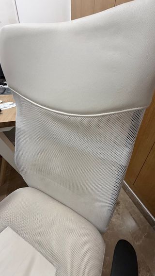 Silla de oficina ergonómica blanca