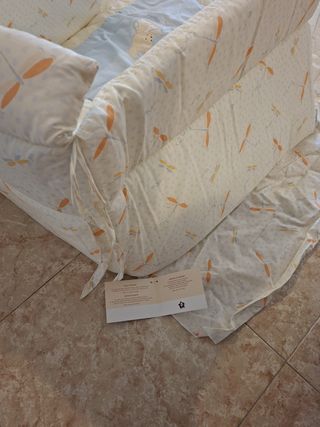 Colcha de cuna con ositos y conejos