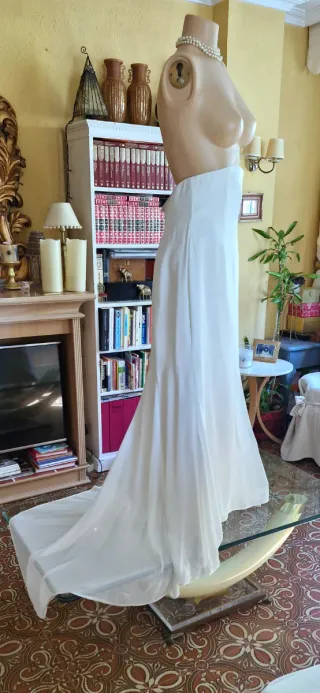 Falda artesanal crema marfil con botones d perlas