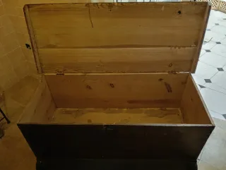 Arcón antiguo de madera