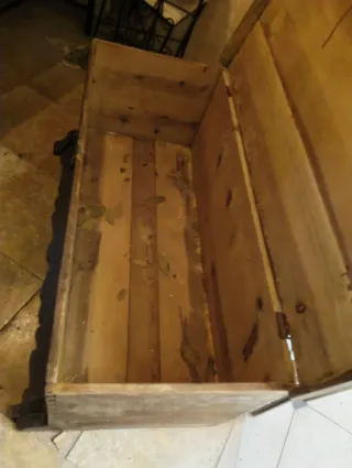 Arcón antiguo de madera