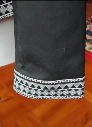 Giacca donna nera con ricami bianchi