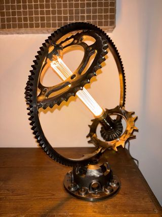 Lampada design industriale ingranaggi