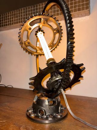 Lampada design industriale ingranaggi