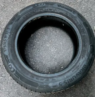 Neumático Barum Bravuris 5 HM 175/65 R15 T