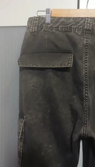 Pantalón Cargo Gris Bershka
