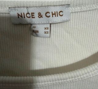 Maglia bianca manica a sbuffo