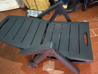 Dos tumbonas de jardín negra plegable