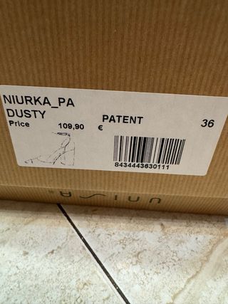 Zapato / Sandalia Unisa tacón charol nude talla 36