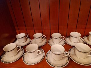 Taza de café de porcelana con diseño floral