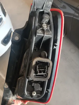 Piloto trasero izquierdo Fiat grande Punto 2007