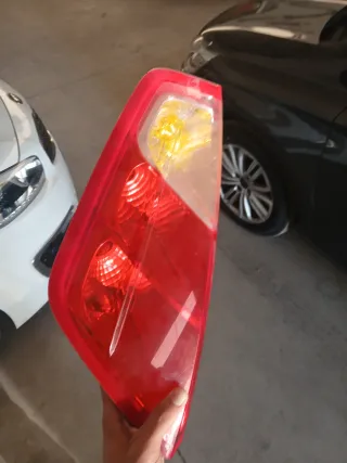 Piloto trasero izquierdo Fiat grande Punto 2007