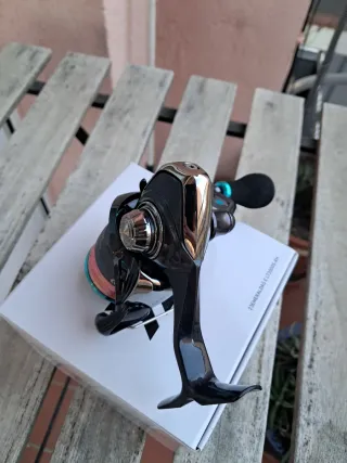 Carrete Daiwa Emeraldas LT2000S-XH