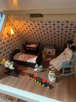 Casa delle bambole stile vittoriano