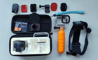 GoPro Hero 11 Black + Accesorios Sin Usar