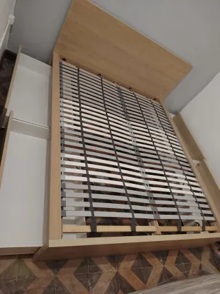 Cama con cajones de madera